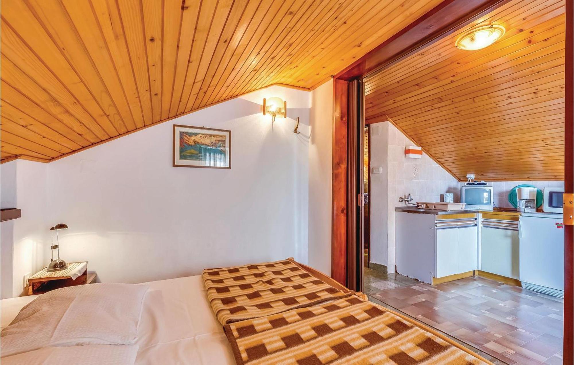 Cozy Apartment In Crikvenica With Wifi Exterior foto