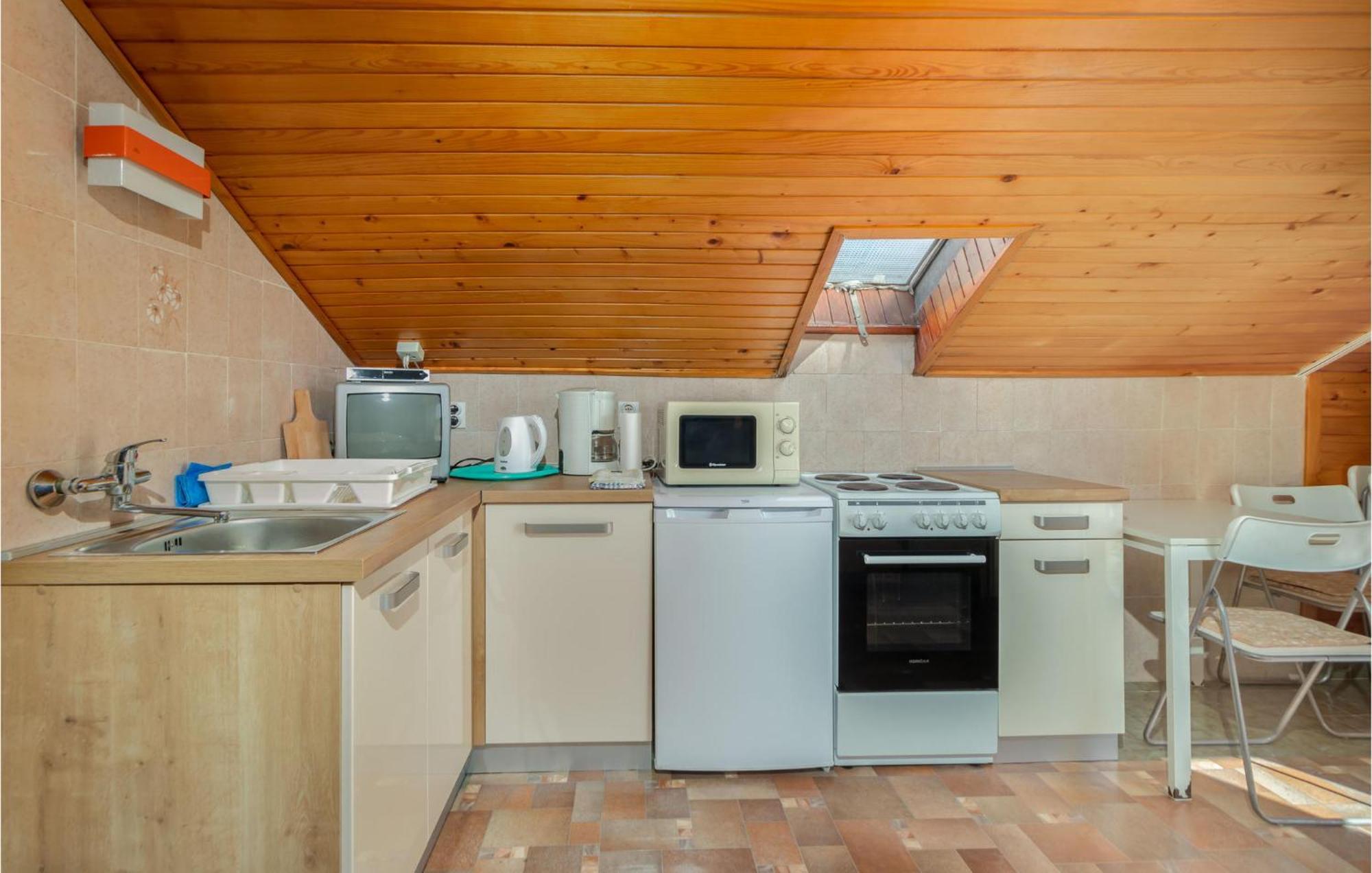 Cozy Apartment In Crikvenica With Wifi Exterior foto