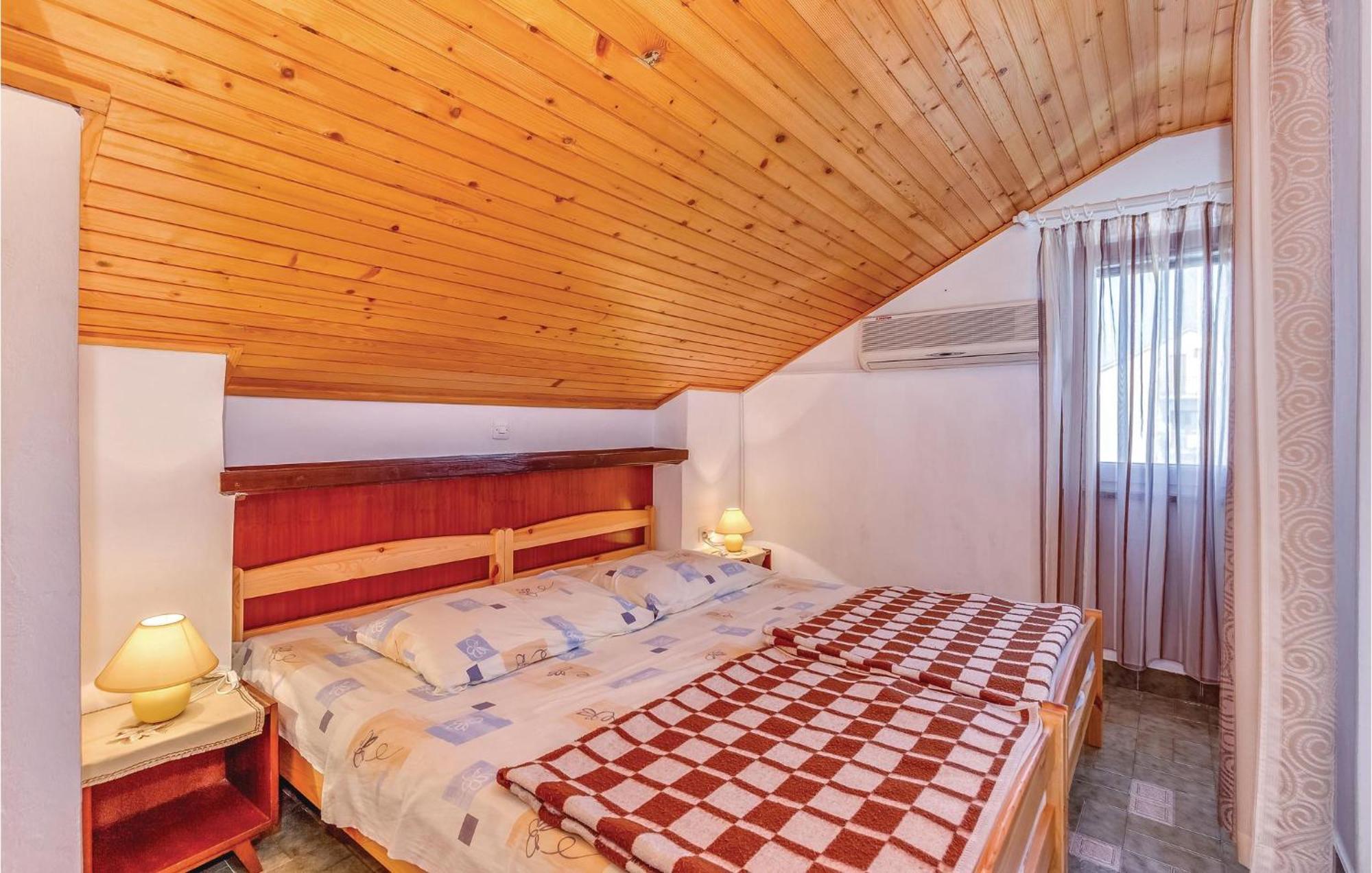 Cozy Apartment In Crikvenica With Wifi Exterior foto