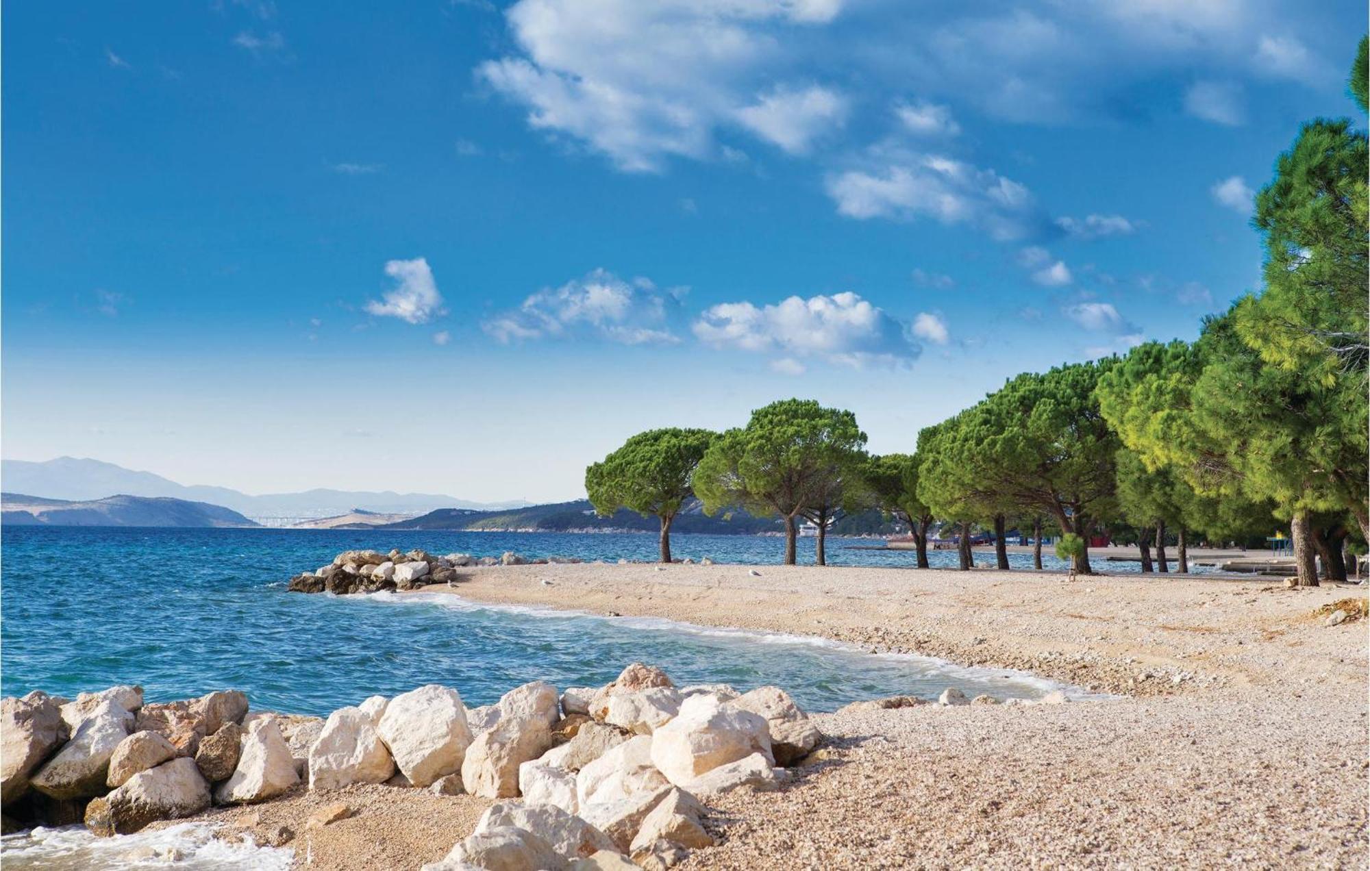 Cozy Apartment In Crikvenica With Wifi Exterior foto